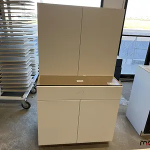 (2) Cupboards
 UNRESERVED