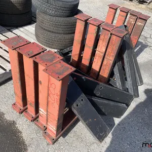 (4) Table Legs & (6) 90 Degree Metal Supports
 UNRESERVED