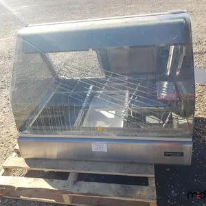 Display Warmer (Approx. Width: 43")
 UNRESERVED