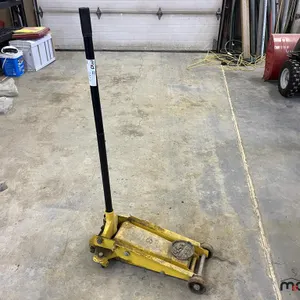 3-Ton Hydraulic Garage Jack
 UNRESERVED
