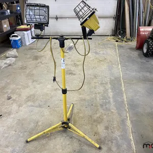 Portable Work Light
 UNRESERVED