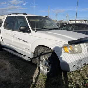 SALVAGE UNIT: 2001 Ford Explorer SUV (White)
 UNRESERVED