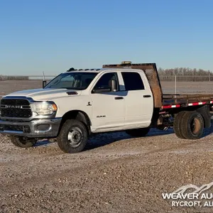 2019 DODGE RAM 3500HD CREW CAB FLATBED TRUCK