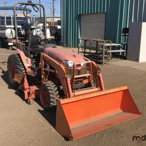 2013 Kubota B3200 Tractor w/ Mower and Bucket
 UNRESERVED