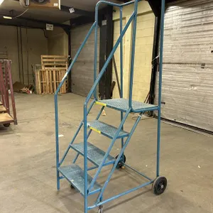 Kleton 4-Step Rolling Ladder 
 UNRESERVED