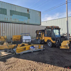 2015 Trackless MT6 Tractor w/ (5) Attachments
 UNRESERVED