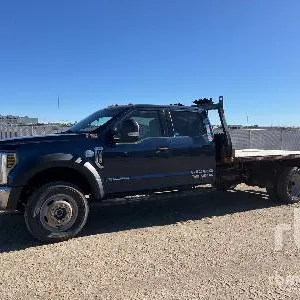 2019 Ford F-550 XLT 4x4 Crew Cab Flatbed Truck