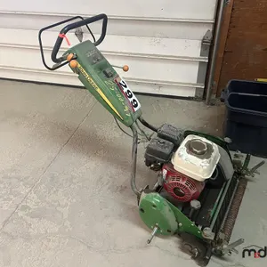 2007 John Deere 220c Walk Behind Greens Mower
 UNRESERVED