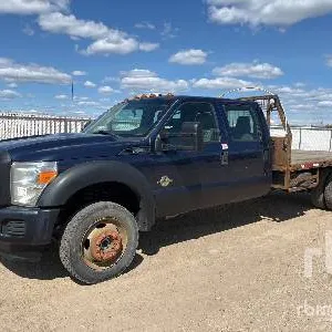 2013 Ford F-550 XL 4x4 Crew Cab Flatbed Truck