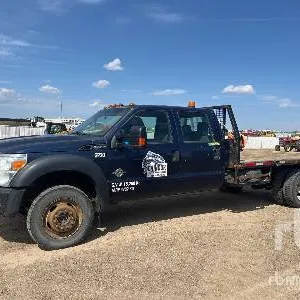 2015 Ford F-550 4x4 Crew Cab Flatbed Truck