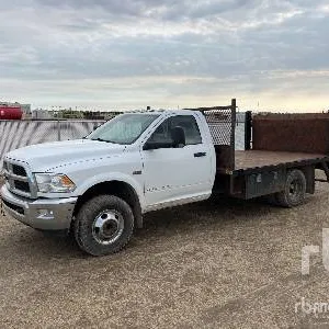 2014 Ram 3500 4x4 Flatbed Truck