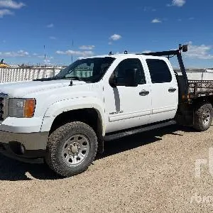 2014 GMC Sierra 3500HD 4x4 Crew Cab Flatbed Truck