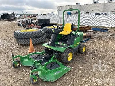 2018 John Deere 1445 Ride-On Lawn Mower - Aucteeno