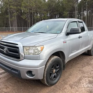 2011 Toyota Tundra 4x4 Crew Cab Pickup