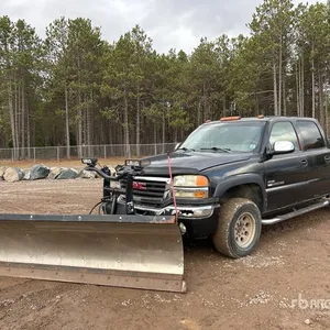 2005 GMC Sierra 2500HD 4x4 Crew Cab Pickup