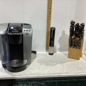 MISC HOUSEHOLD ITEMS & KEURIG MACHINE