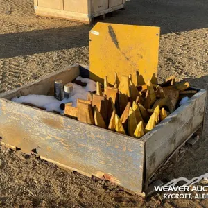 EXCAVATOR DIGGING BUCKET TEETH & MISC PINS