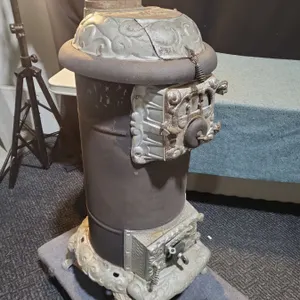 	Cast Iron "Potbelly" Stove (Not Fire Safe Guaranteed)