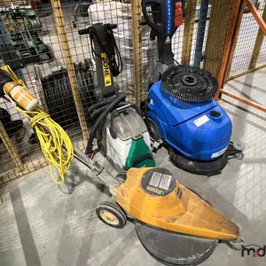 Dustbane Hurricane Maxi Floor Scrubber, Bissell Floor Cleaning  Machine & Task Floor Scrubber
 UNRESERVED