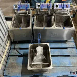 (2) Globe Deep Fryers
 UNRESERVED