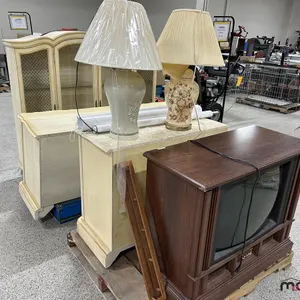 Dressers, TV, Lamps and More
 UNRESERVED