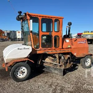 2018 Broce RJT-350 Self-Propelled Broom