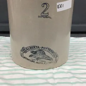 ALBERTA POTTERIES CROCK