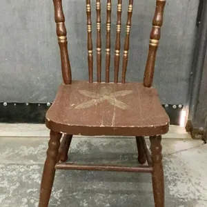 CHILD'S CHAIR