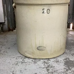 MEDALTA POTTERIES LARGE CROCK