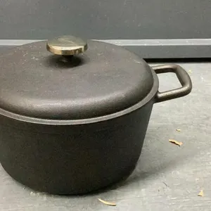LAGOSTINA CAST IRON STOCK POT