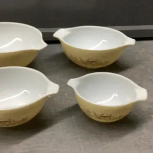 VINTAGE PYREX BOWLS