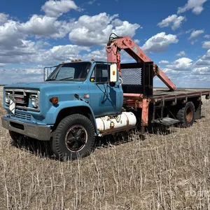 1979 Atlas 3006 1100 kg Straight Boom on 1984 GMC 7000 4x2 Flatbed Truck with Crane