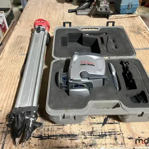 Porter Cable RoboToolz RT-7690-2XP Laser Level w/ Stand
 UNRESERVED
