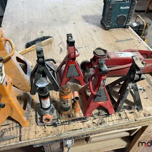 Floor Jack, Hydraulic Jacks & Jack Stands
 UNRESERVED