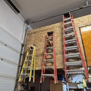 (4) Fiberglass Step Ladders
 UNRESERVED