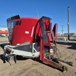Jaylor 5575 Single Auger TMR Mixer w/ Bale Grinder Attachment
 UNRESERVED