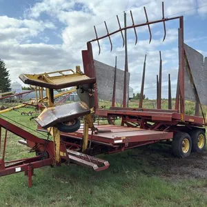 New Holland 1033 bale picker,  s/n 11490