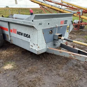New Idea 362 manure spreader, s/n 816