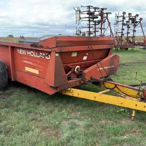 New Holland 795 manure spreader, s/n 589627