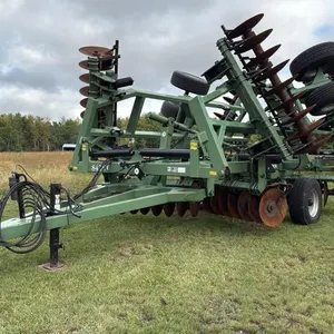 30’ Wishek 842NT Disc, s/n AGCW0842TDX032268