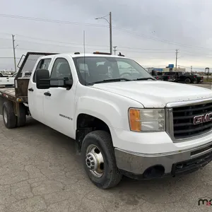 2007 GMC Sierra 3500 Crew Cab Flat Deck Truck