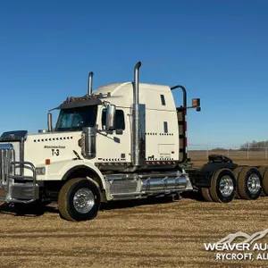 2013 WESTERN STAR 4900SB TRI DRIVE SLEEPER TRACTOR