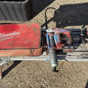 Milwaukee M12 grease gun
