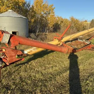 Westfield 1050 pto swing hopper auger