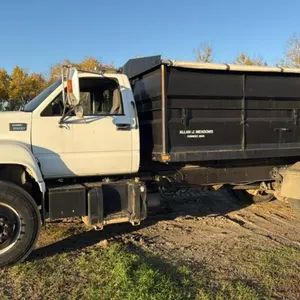 1999 GMC C8500 s/a grain truck, 962,844 kms showing, VIN#1GDP7H1C0XJ502377, OWNER: Allan J Meadows, SELLER: FRASER AUCTION LTD. ***SAFETIED***