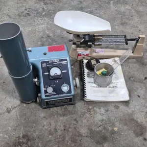 Labtronics 919 LT grain moisture tester and scale