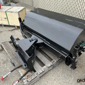 GIYI 43" Mini Skid Steer Sweeper
 UNRESERVED