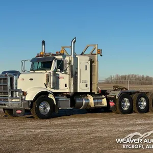 2014 PETERBILT 367 TRI/A SLEEPER TRUCK TRACTOR
