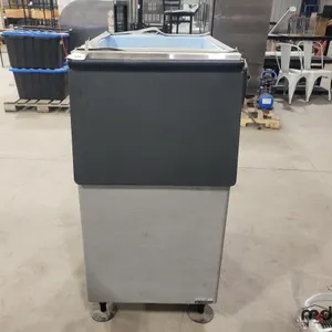 Ice Maker Machine w/ Ice Bin 
 UNRESERVED