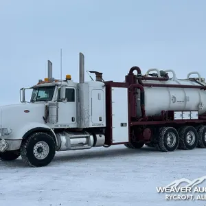 2013 PETERBILT 367 TRI/A SLEEPER COMBO VAC TRUCK